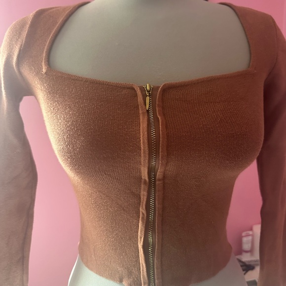 Abercrombie and Fitch Long sleeve Zipper Top - Picture 2 of 2